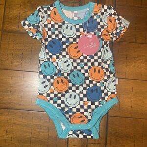 NWT Bamboo Checkered Smiley Face Short Sleeve Bodysuit Size 12-18 months